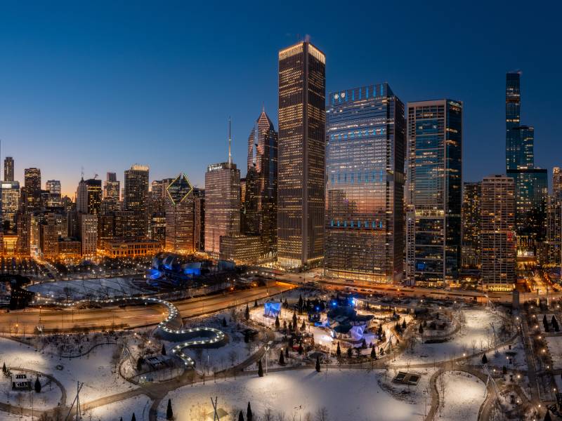 Millenium Park blanketed in snow